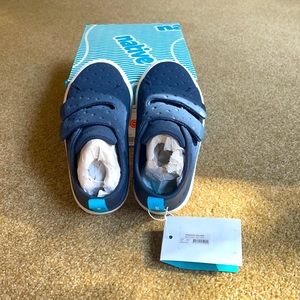 Native Velcro size 10